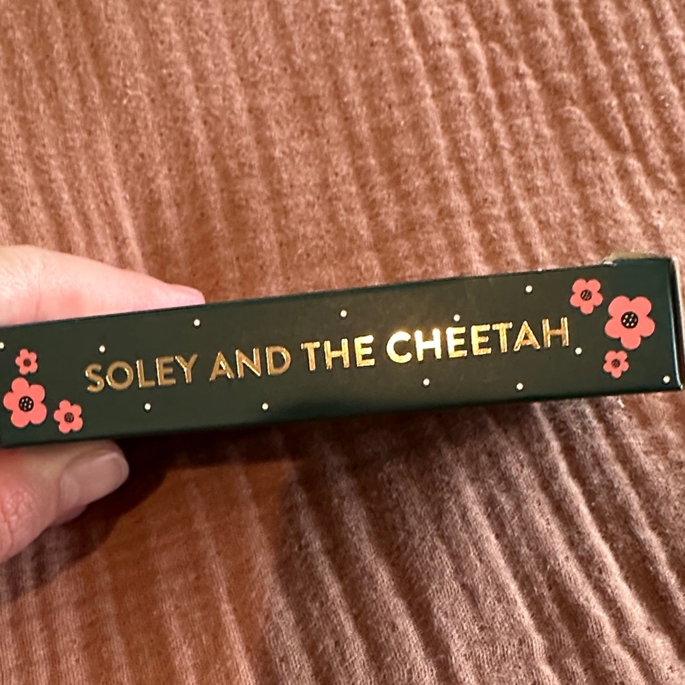 Red Aspen Nail Dashes - Green and Yellow Cheetah Press-On Nails solely - Picture 3 of 4